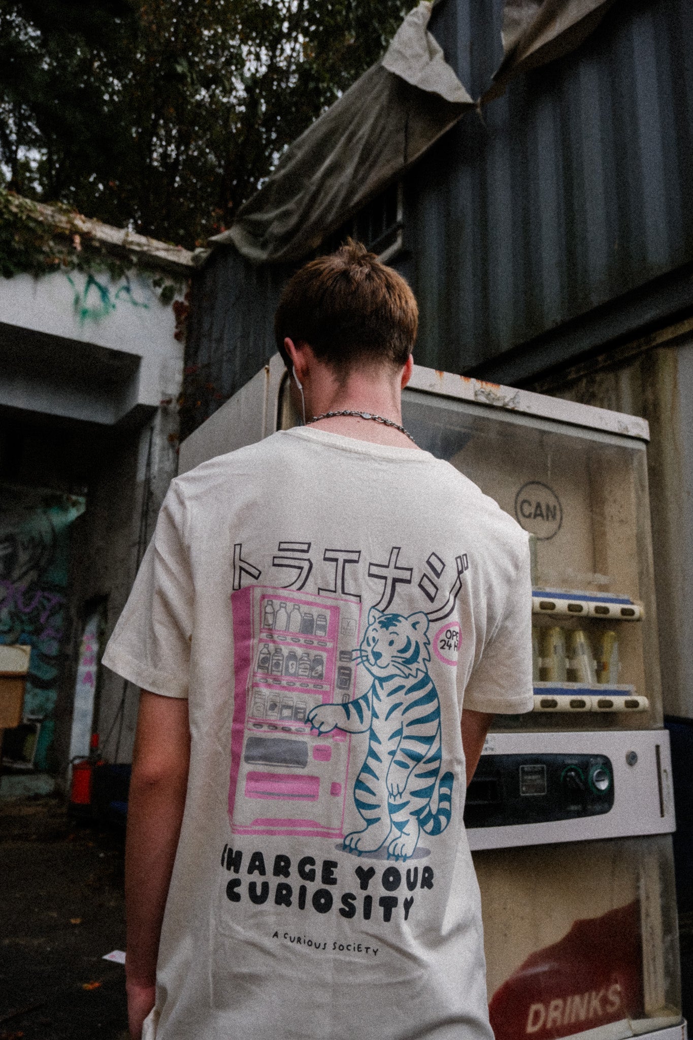 CHARGE YOUR CURIOSITY